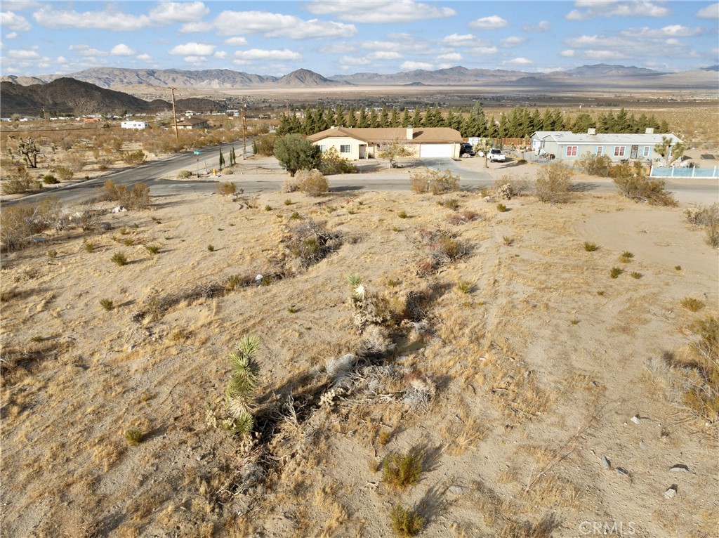 721 Zircon Road Property Photo 6