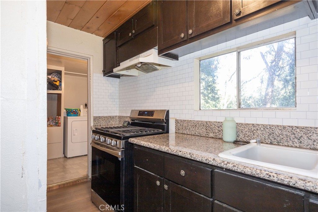 23354 Crest Forest Drive Property Photo 7