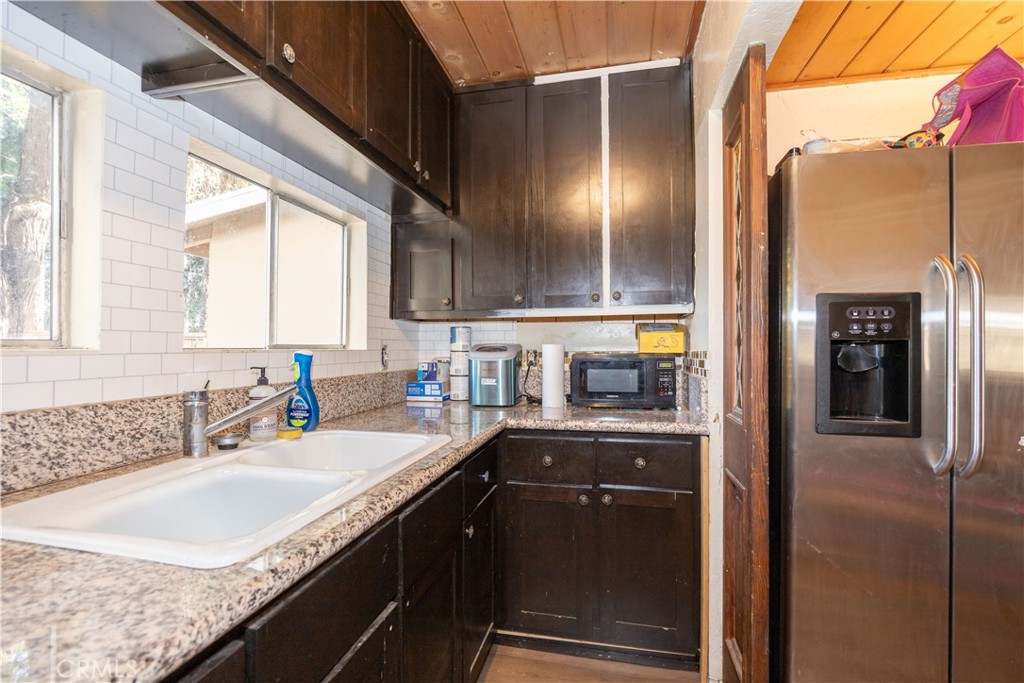 23354 Crest Forest Drive Property Photo 9