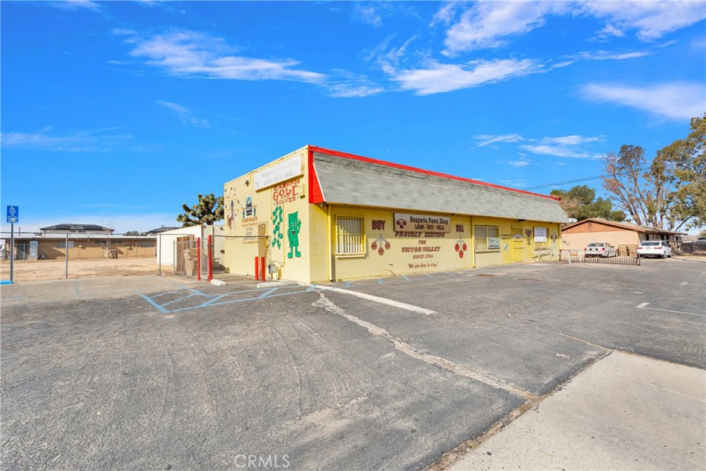 16412 Yucca Street Property Photo 5