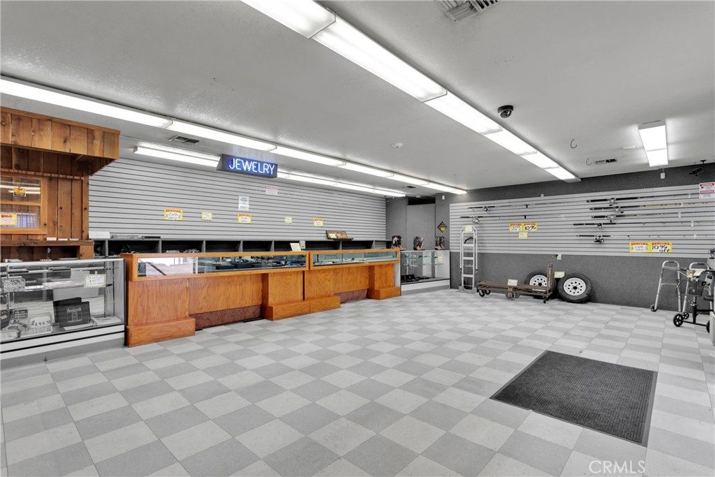 16412 Yucca Street Property Photo 10