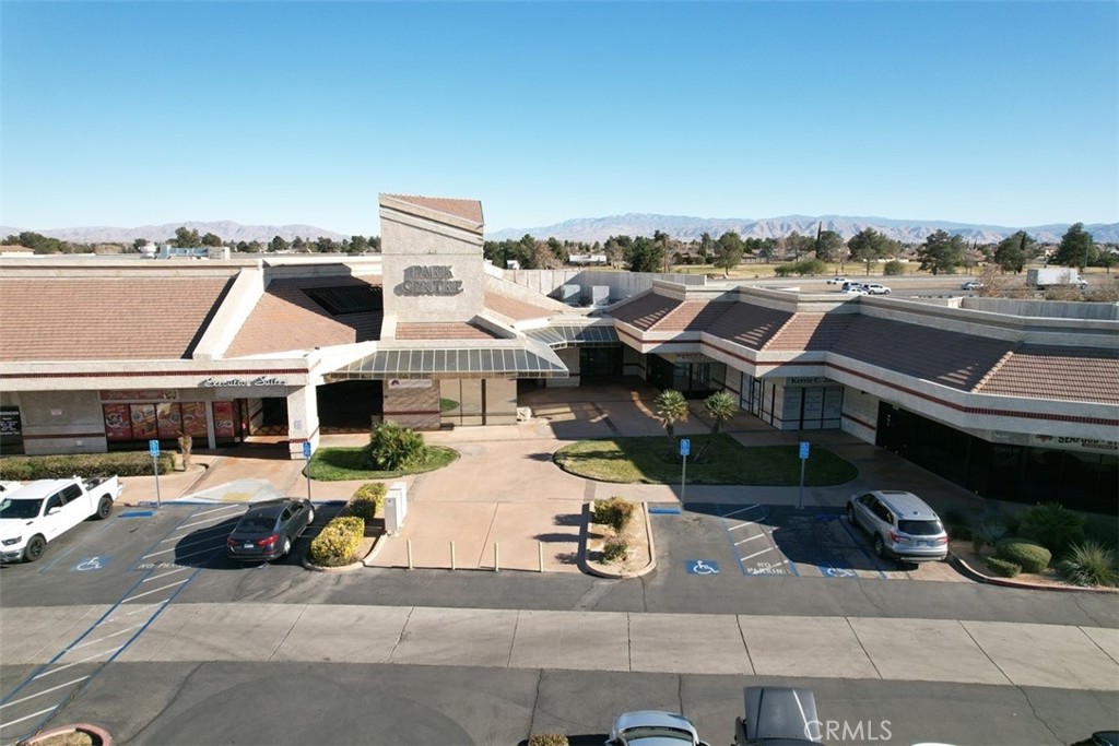 15429 Anacapa Road Property Photo 4