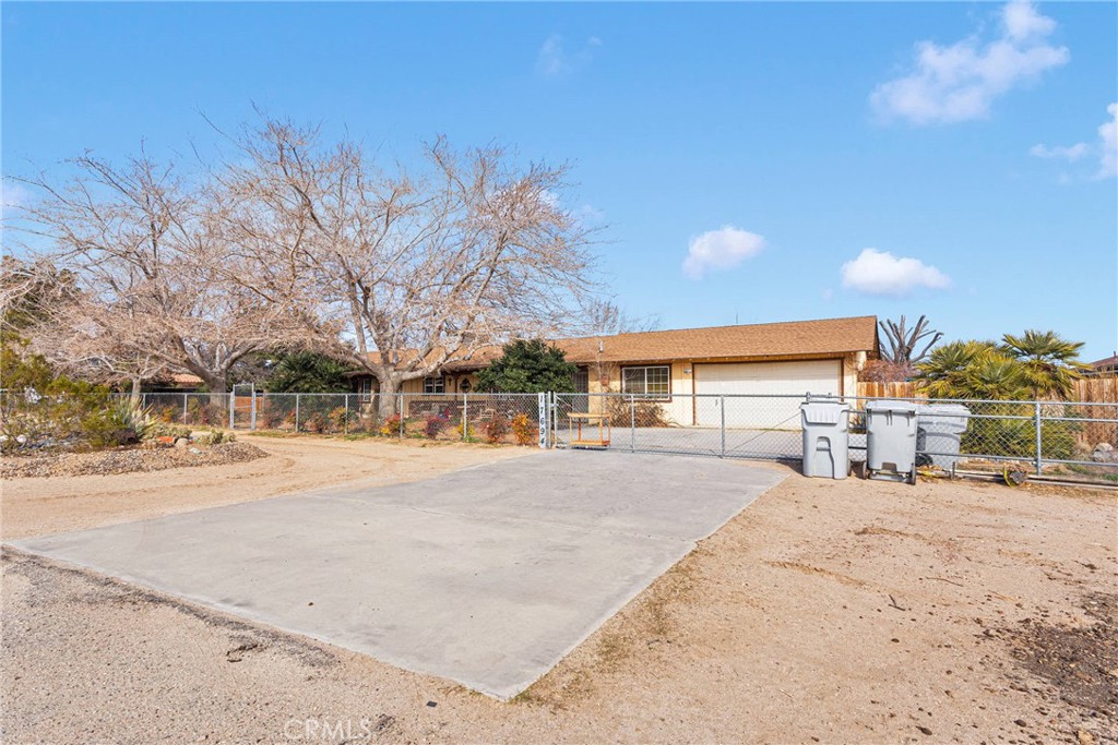 17694 Fresno Street Property Photo 3