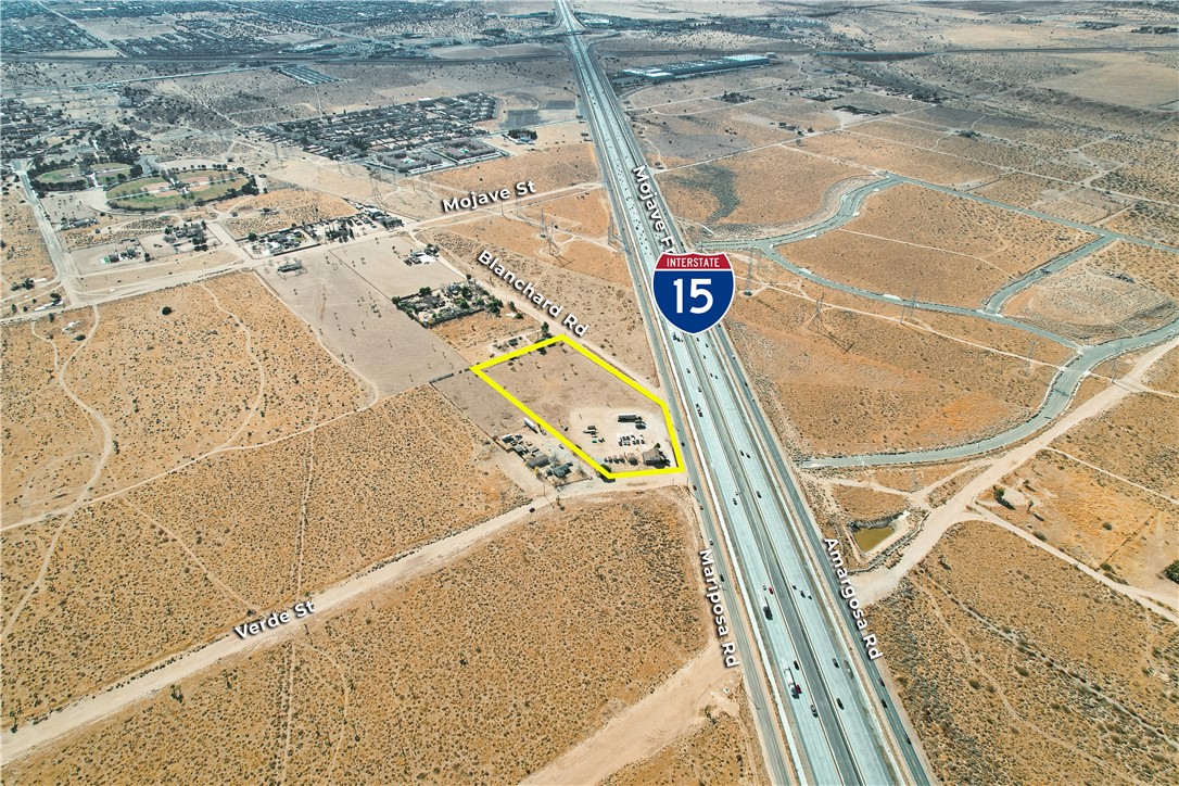10795 Mariposa Road Property Photo 3