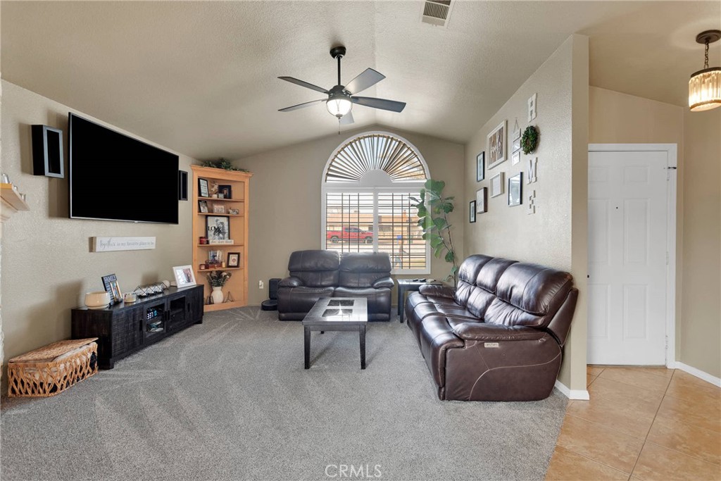 22523 South Road Property Photo 3