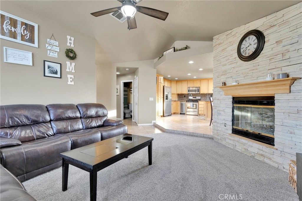 22523 South Road Property Photo 4