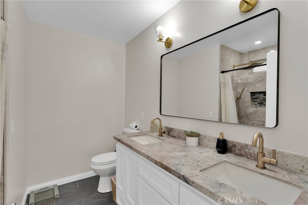 22523 South Road Property Photo 13