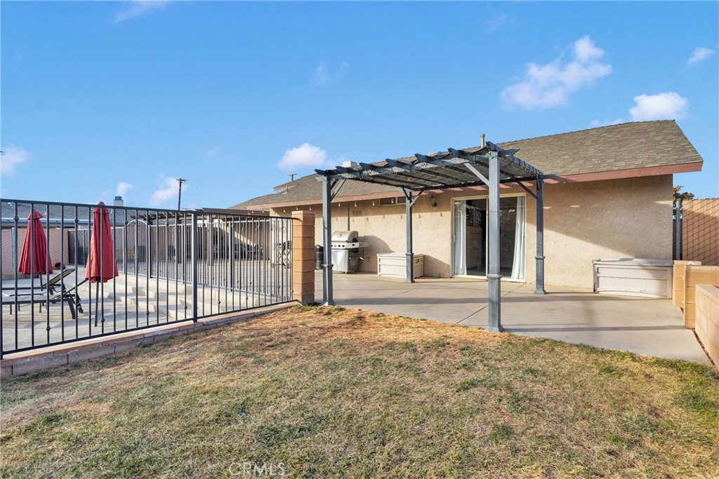 22523 South Road Property Photo 26