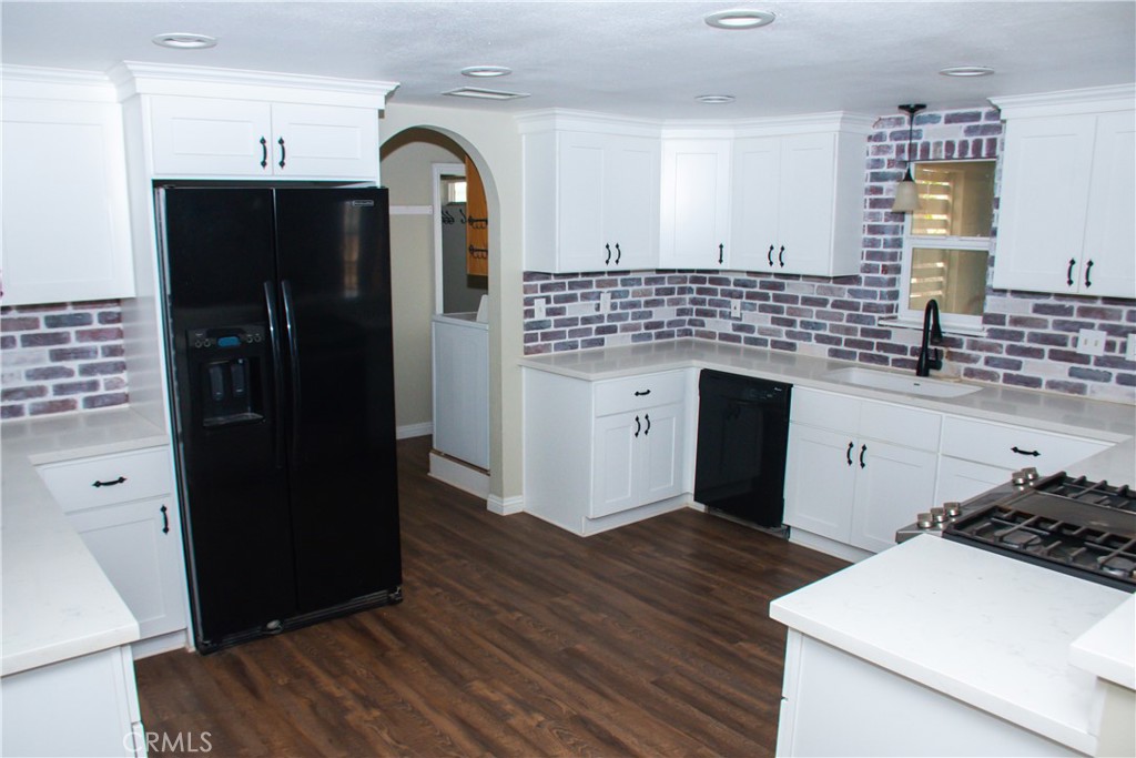 6591 Sundown Drive Property Photo 4