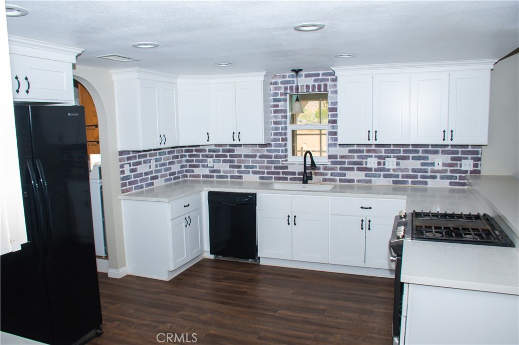 6591 Sundown Drive Property Photo 5