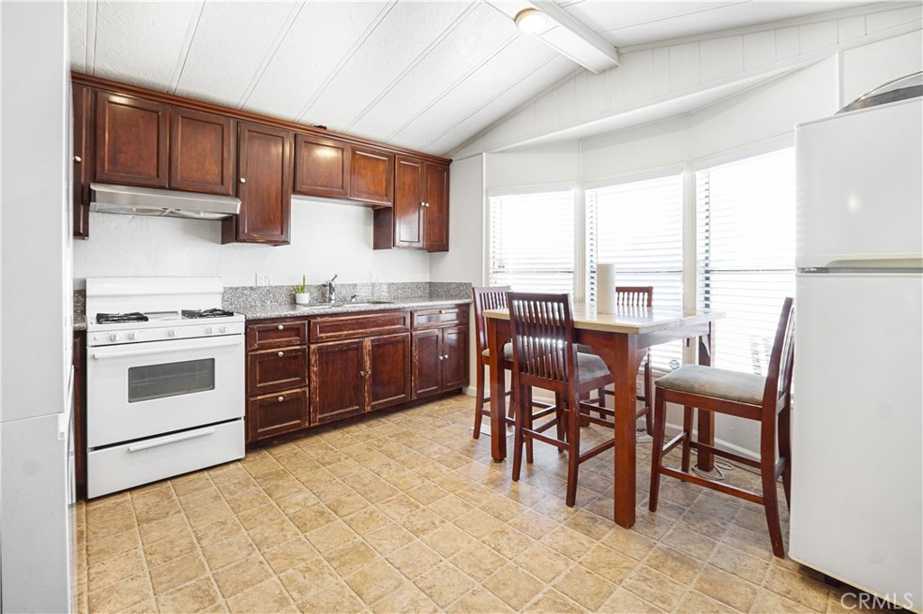19040 Dennis Street Property Photo 3