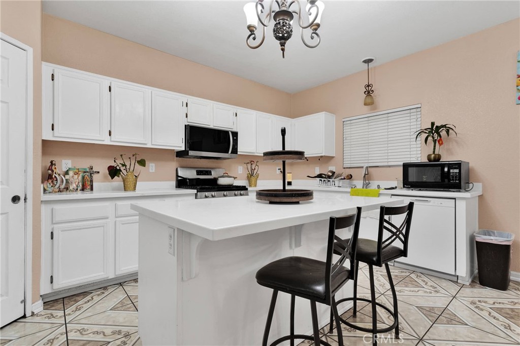 13593 Boulder Lane Property Photo 3