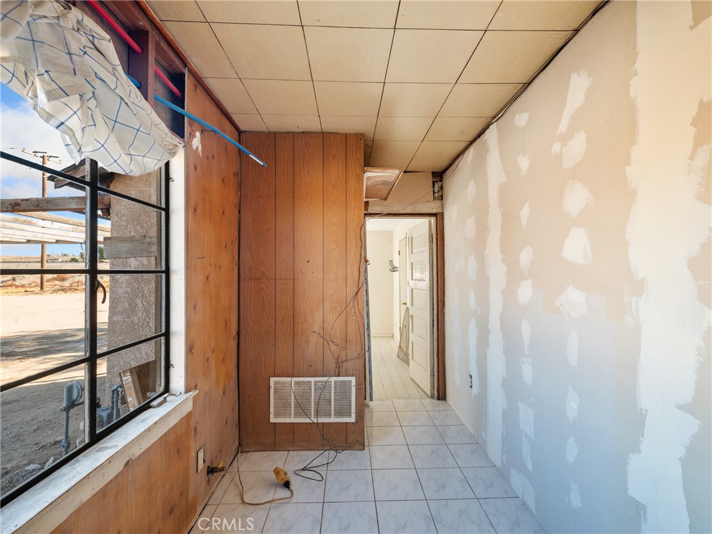 21420 Omor Drive Property Photo 8