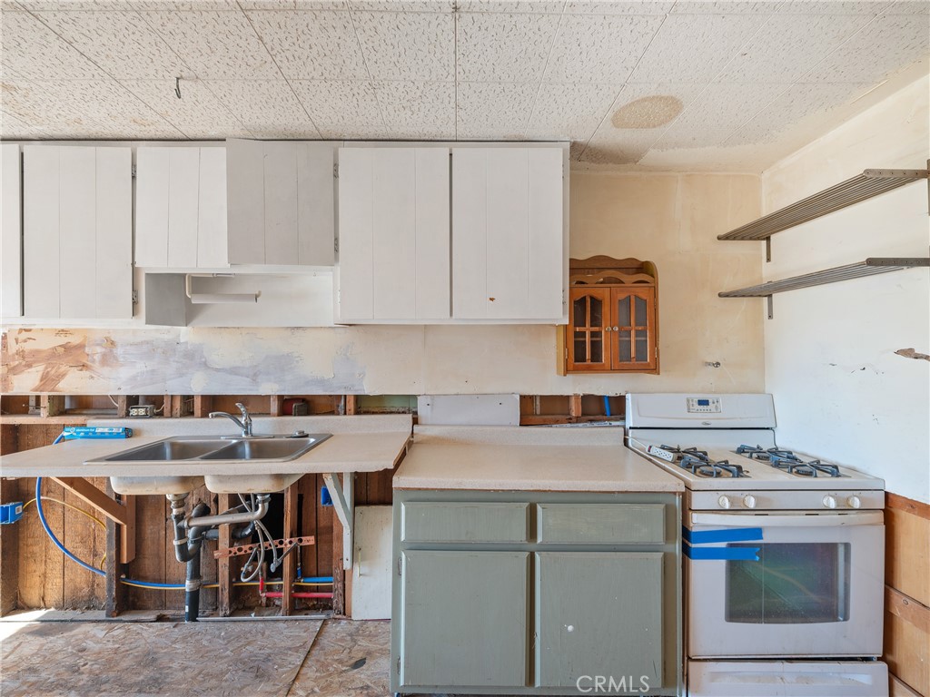 21420 Omor Drive Property Photo 13