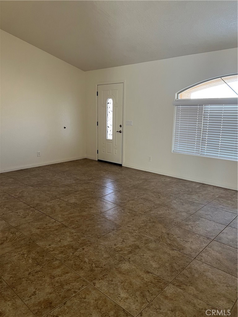 15463 Riverside Street Property Photo 6