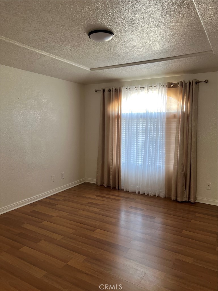 15463 Riverside Street Property Photo 7