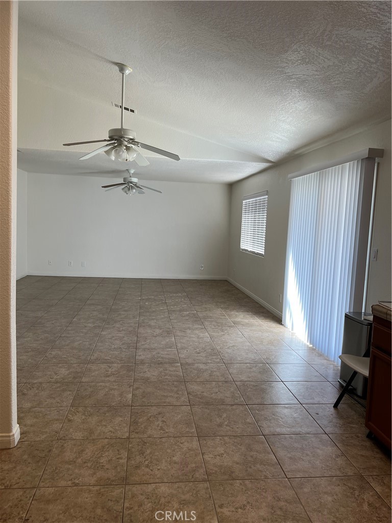 15463 Riverside Street Property Photo 16
