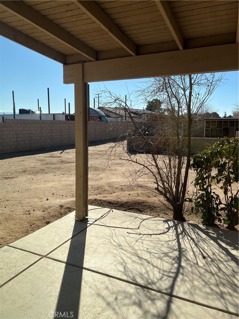 15463 Riverside Street Property Photo 18