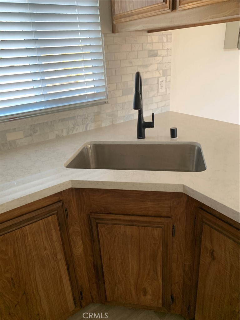 9635 Ivanhoe Road Property Photo 8