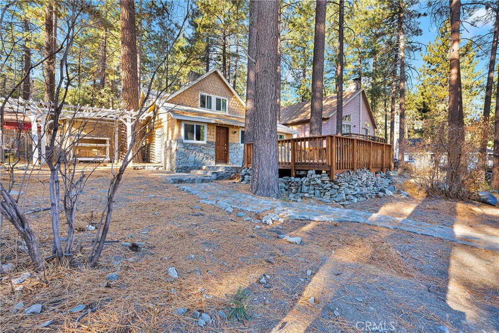 1329 Helen Street Property Photo 3