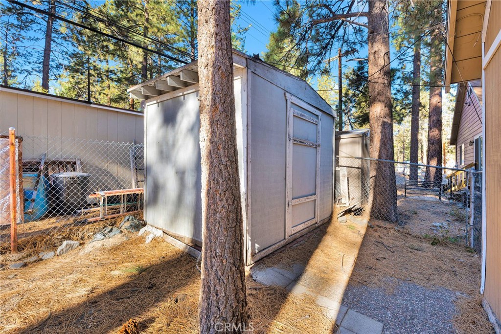 1329 Helen Street Property Photo 8