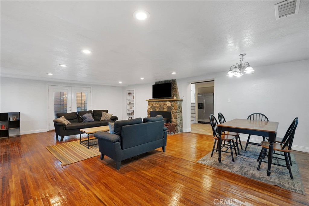 1329 Helen Street Property Photo 12