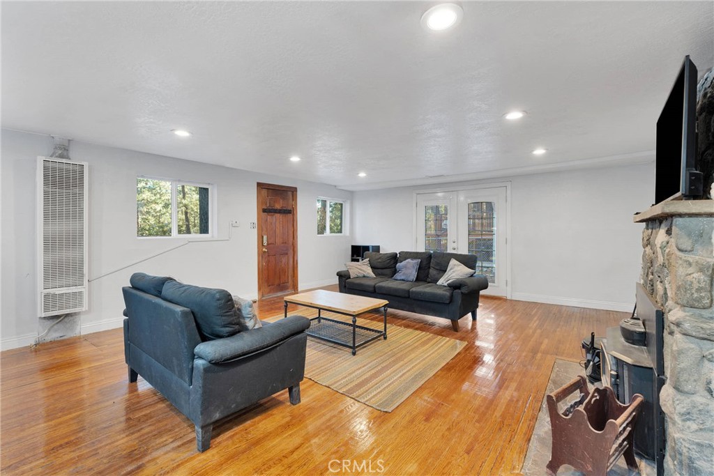 1329 Helen Street Property Photo 13