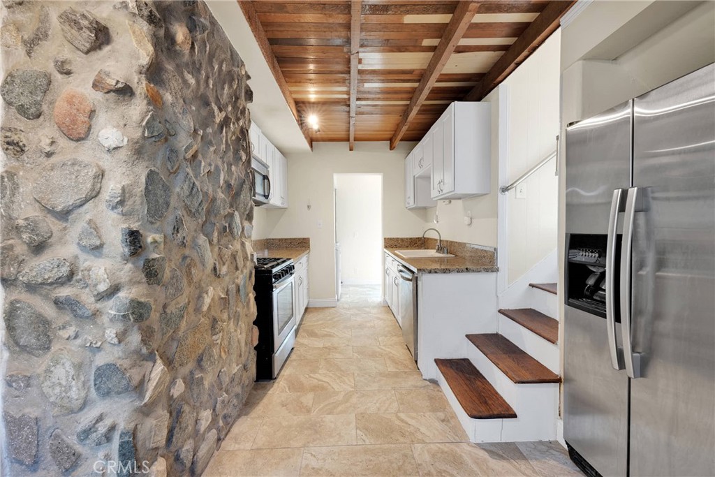 1329 Helen Street Property Photo 16