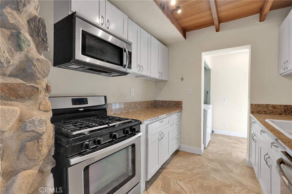1329 Helen Street Property Photo 18