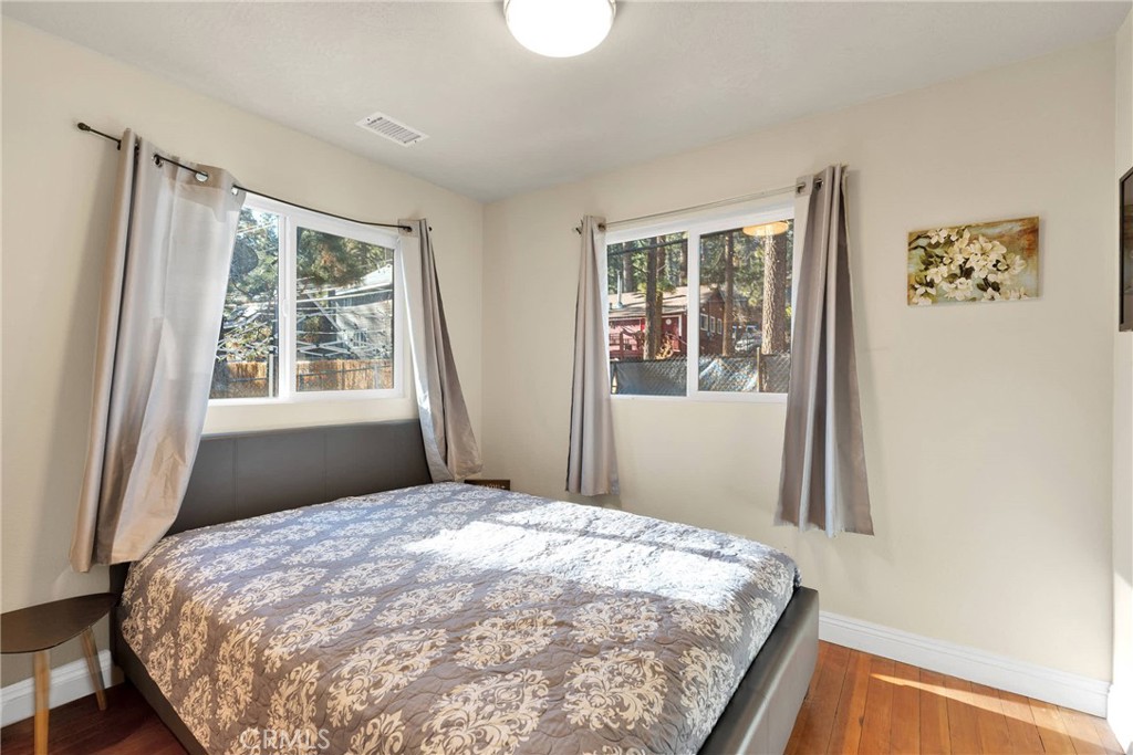 1329 Helen Street Property Photo 24