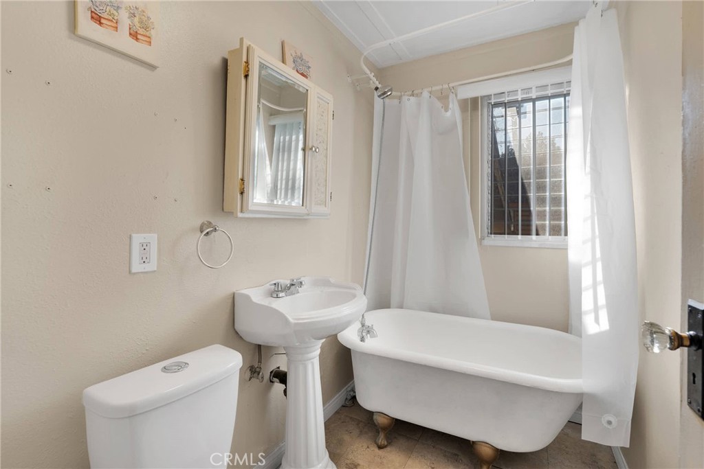 1329 Helen Street Property Photo 28