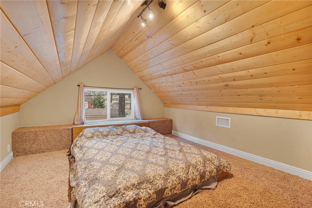 1329 Helen Street Property Photo 37