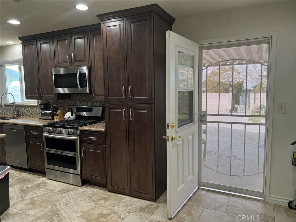 15960 Sycamore Street Property Photo 20