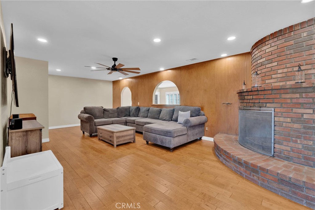 19055 Seaforth Street Property Photo 6