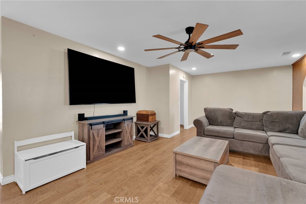 19055 Seaforth Street Property Photo 7