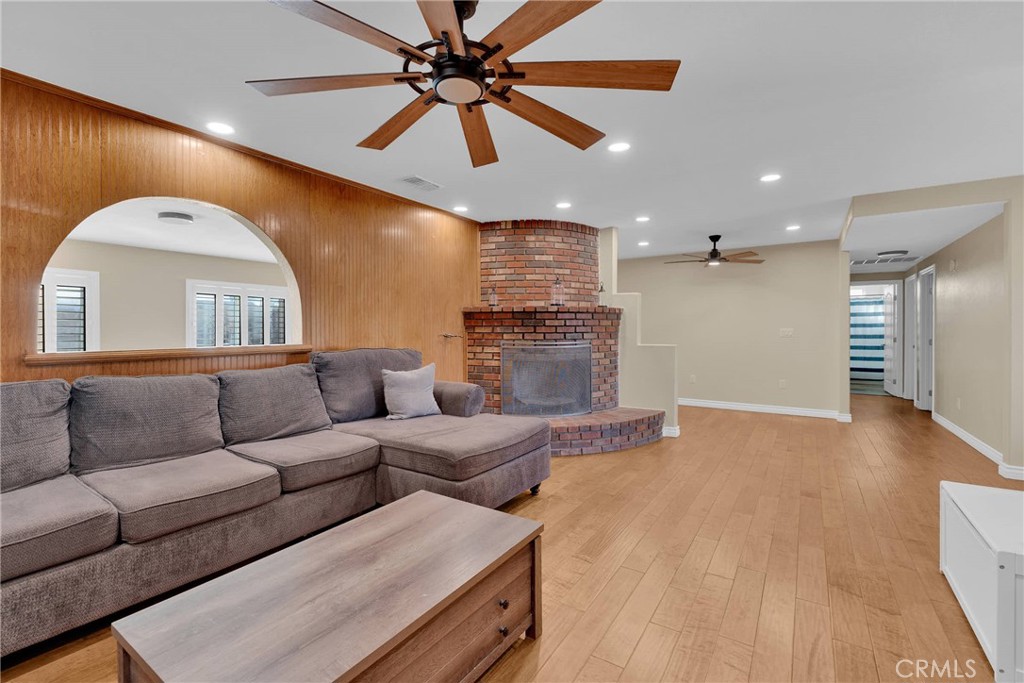 19055 Seaforth Street Property Photo 8