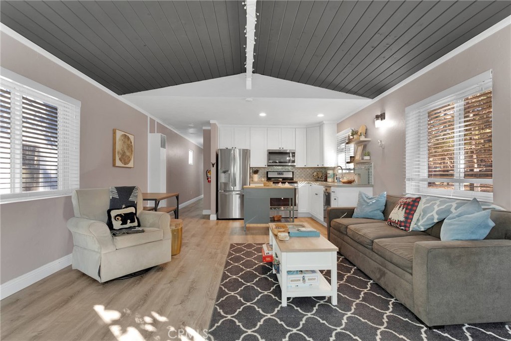 319 Santa Barbara Avenue Property Photo 4