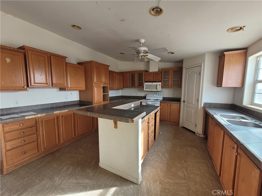 46390 Alamosa Road Property Photo 8