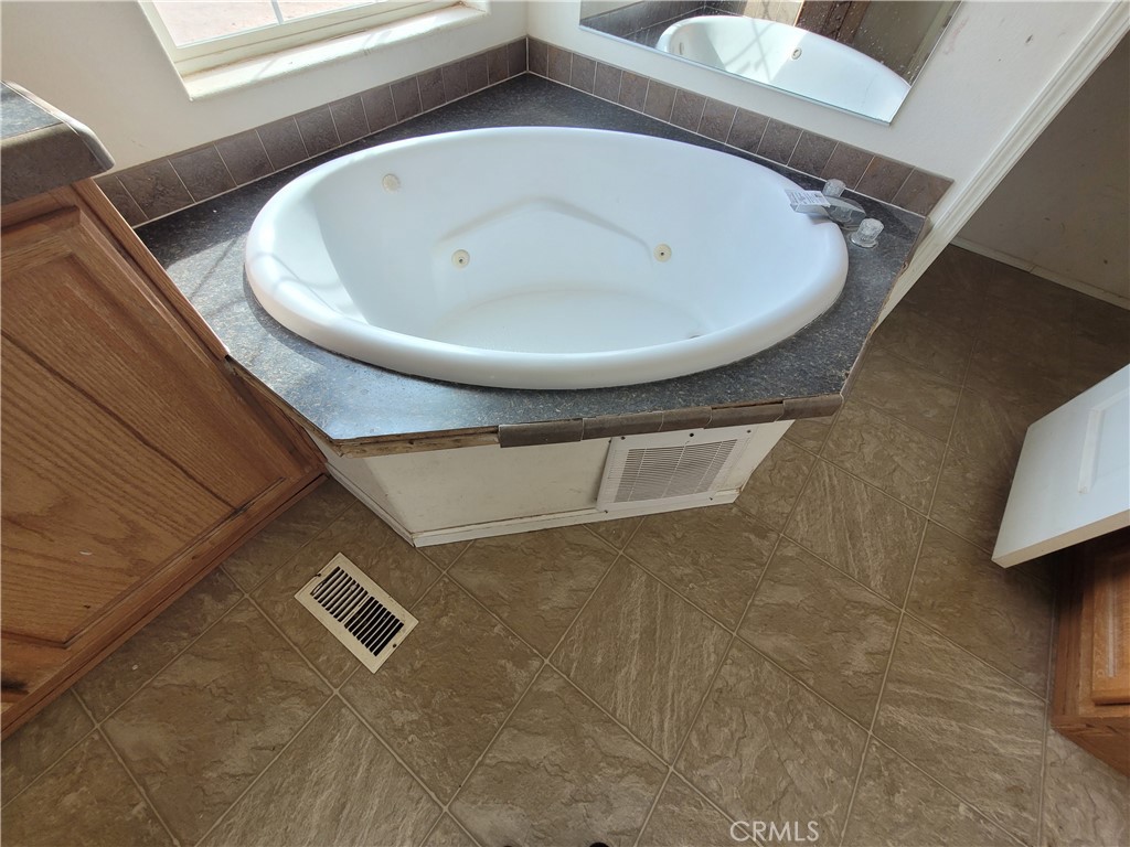 46390 Alamosa Road Property Photo 14