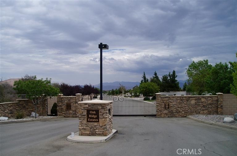 7051 Oak Valley Court Property Photo 3