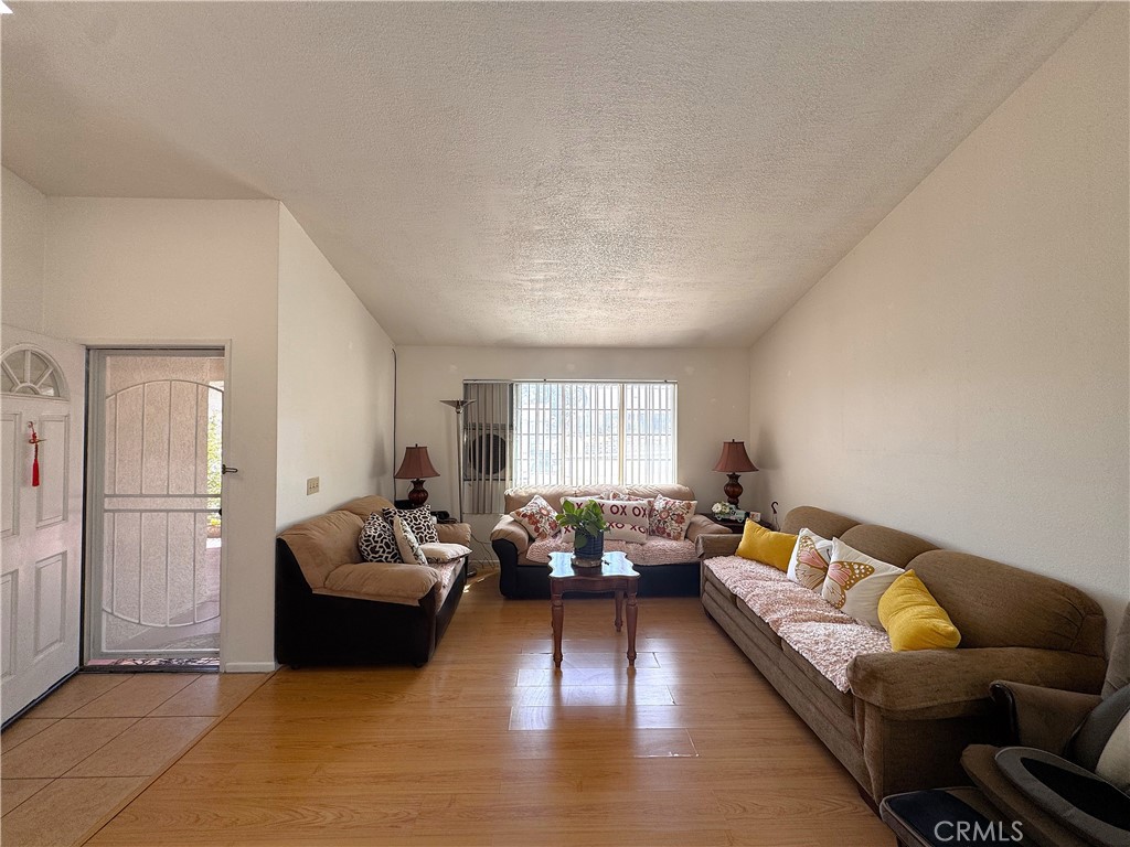 2030 Nelson Avenue Property Photo 2