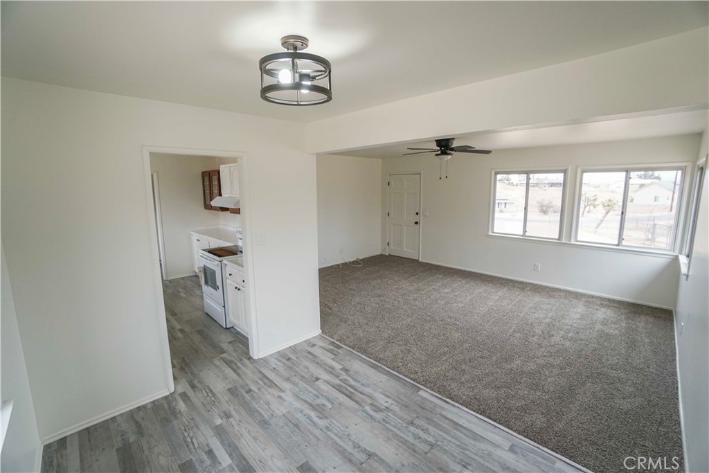 18557 Wisteria Street Property Photo 7