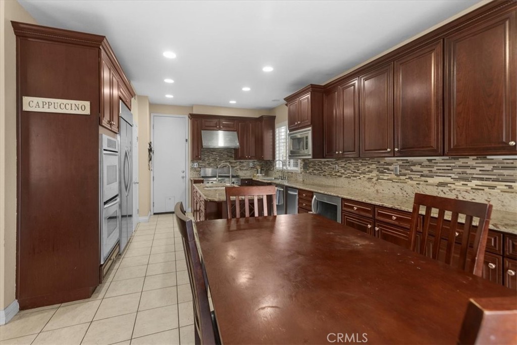 16524 Hastings Place Property Photo 11