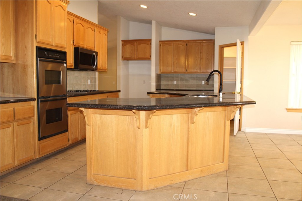 16263 Chiwi Road Property Photo 16