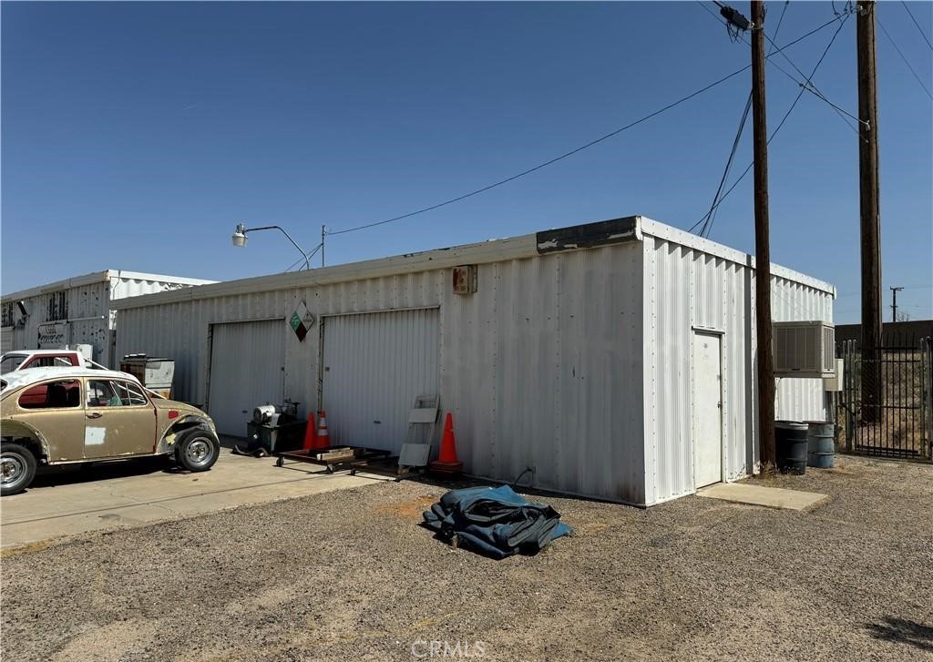 1560 State Street Property Photo 5