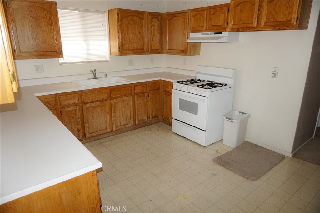 9022 Glendale Street Property Photo 4