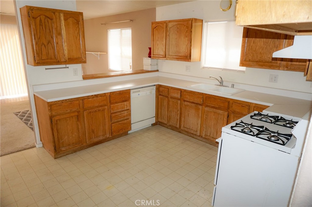 9022 Glendale Street Property Photo 5