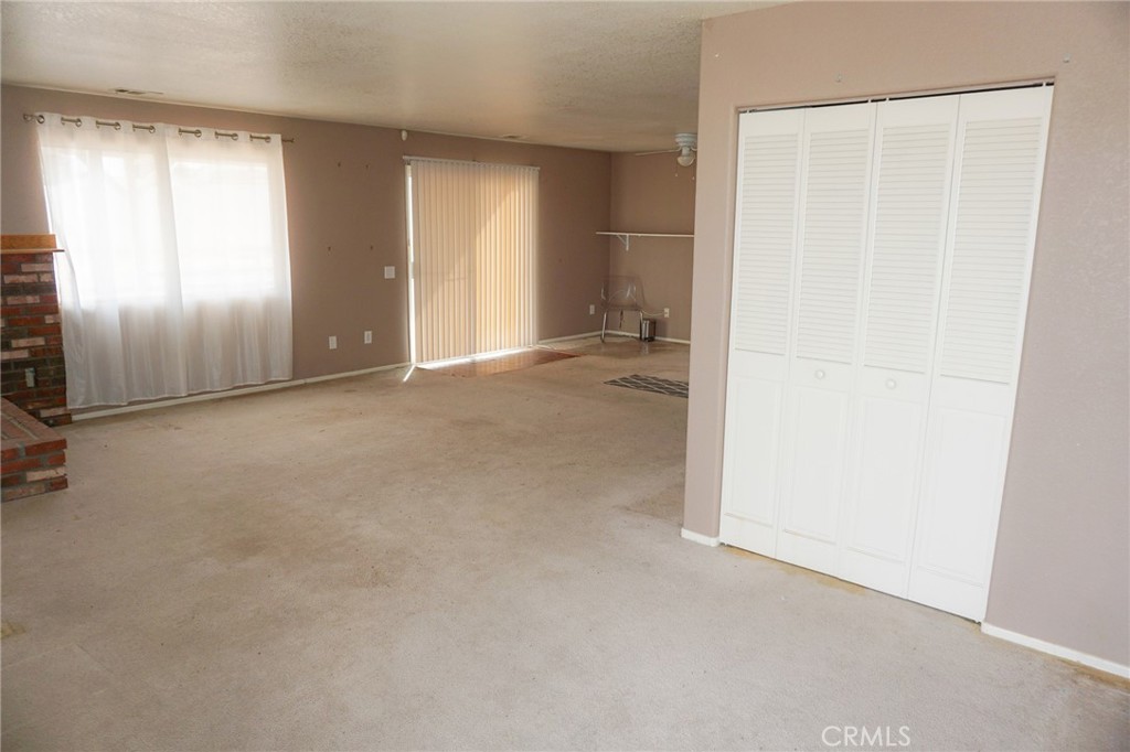 9022 Glendale Street Property Photo 8