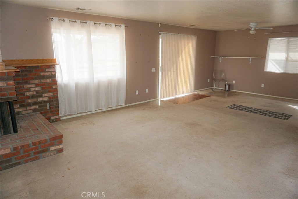 9022 Glendale Street Property Photo 9