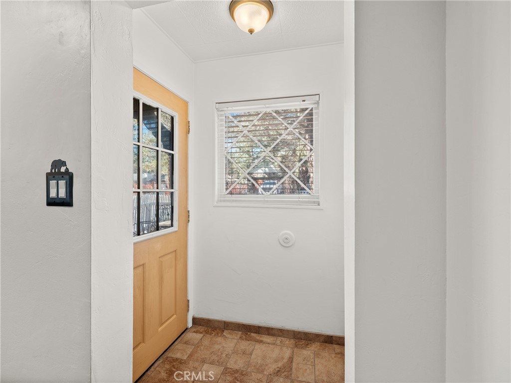1036 Greenway Drive Property Photo 4